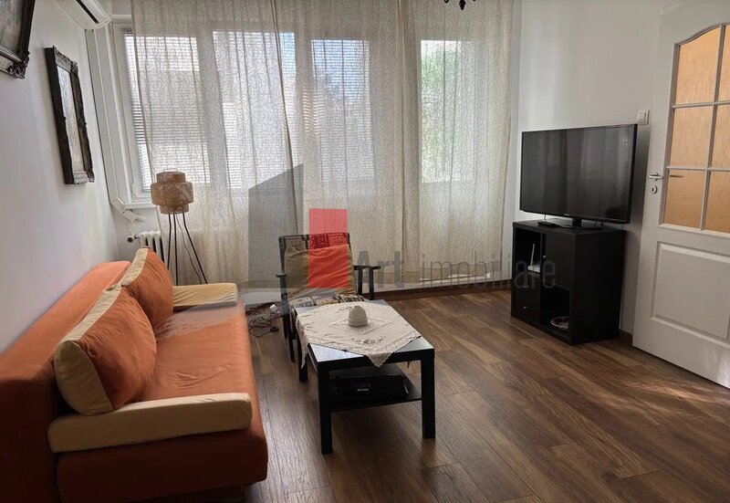 1 Mai, 0% comision, apartament 2 camere, et. 1/7.