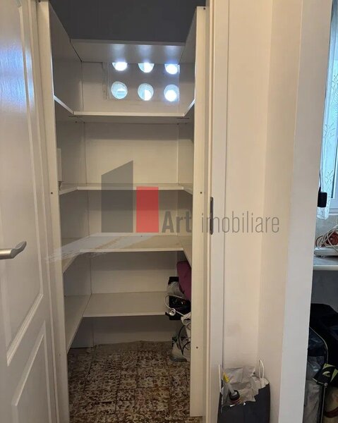 1 Mai, 0% comision, apartament 2 camere, et. 1/7.